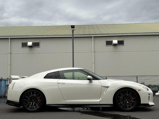 NISSAN GT-R PREMIUM EDITION