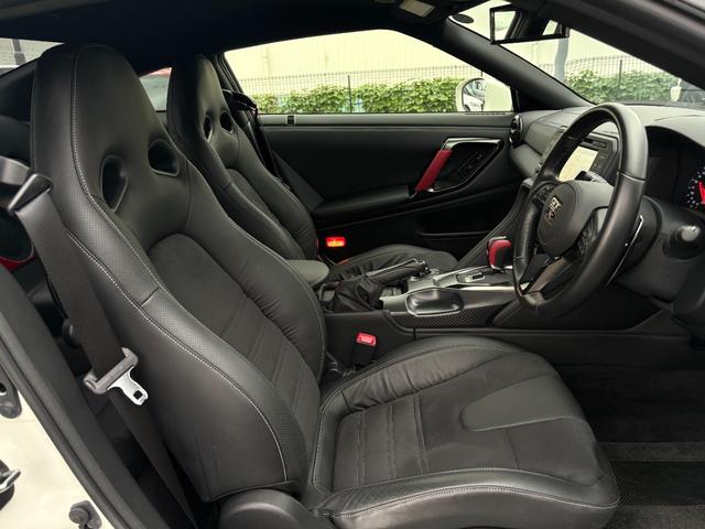 NISSAN GT-R PREMIUM EDITION