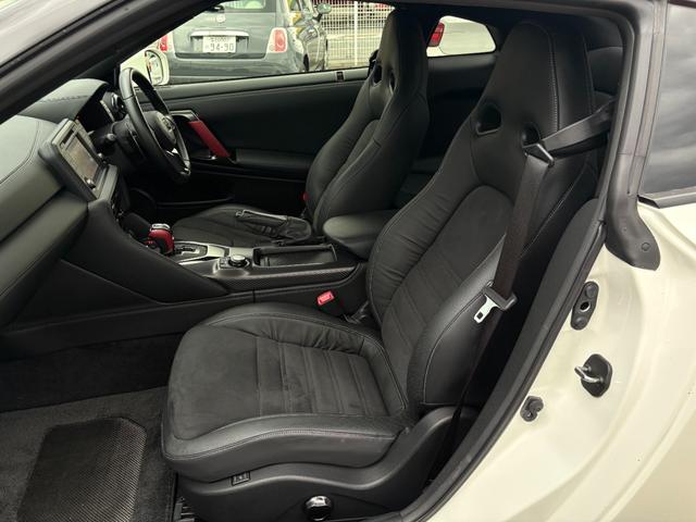 NISSAN GT-R PREMIUM EDITION