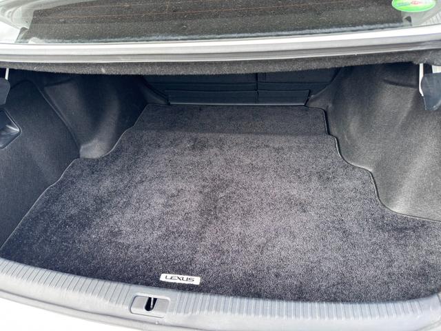 ＩＳ ＩＳ３００ｈ　純正ナビ　フルセグ　ＢＴ対応　ブルーレイ対応　バックカメラ　サンルーフ　純正１８ＡＷ　ＬＥＤヘッド　フォグ　クルコン　社外レーダー　ＥＴＣ　スマートキー　保証書　取説　記録簿（14枚目）