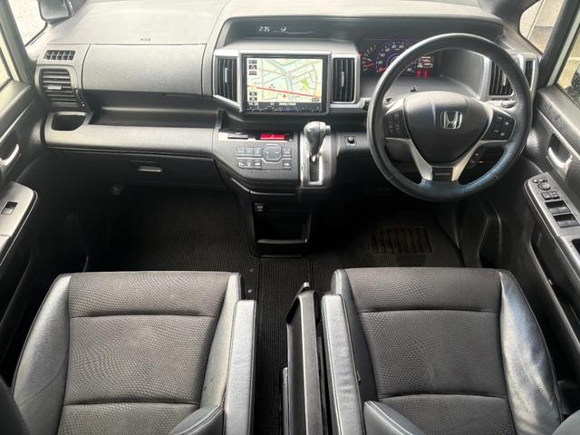 ステップワゴンスパーダ Z クールスピリット 純正9インチナビ フルセグ 外フリップダウンモニター 両側パワースライドドア スマートキーX2 DVD クルコン バックカメラ ETC HIDヘッドライト アイドリングストップ(7枚目)