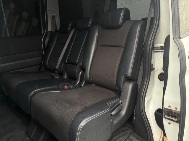 ステップワゴンスパーダ Z クールスピリット 純正9インチナビ フルセグ 外フリップダウンモニター 両側パワースライドドア スマートキーX2 DVD クルコン バックカメラ ETC HIDヘッドライト アイドリングストップ(12枚目)