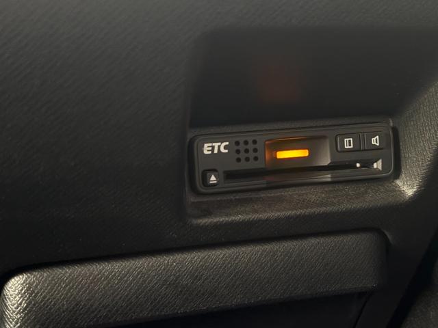 ステップワゴンスパーダ Z クールスピリット 純正9インチナビ フルセグ 外フリップダウンモニター 両側パワースライドドア スマートキーX2 DVD クルコン バックカメラ ETC HIDヘッドライト アイドリングストップ(25枚目)