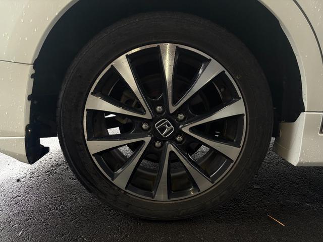 ステップワゴンスパーダ Z クールスピリット 純正9インチナビ フルセグ 外フリップダウンモニター 両側パワースライドドア スマートキーX2 DVD クルコン バックカメラ ETC HIDヘッドライト アイドリングストップ(29枚目)