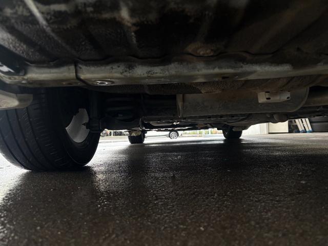 ステップワゴンスパーダ Z クールスピリット 純正9インチナビ フルセグ 外フリップダウンモニター 両側パワースライドドア スマートキーX2 DVD クルコン バックカメラ ETC HIDヘッドライト アイドリングストップ(31枚目)