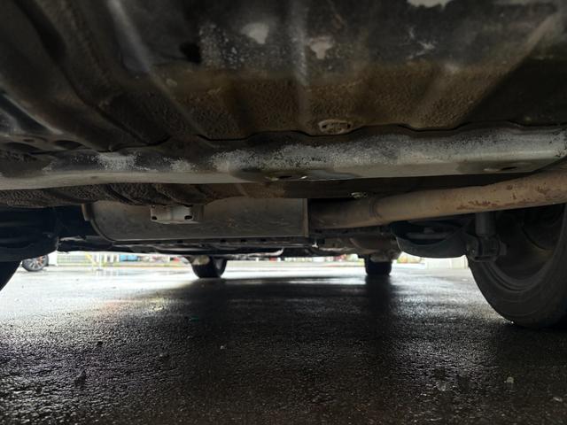 ステップワゴンスパーダ Z クールスピリット 純正9インチナビ フルセグ 外フリップダウンモニター 両側パワースライドドア スマートキーX2 DVD クルコン バックカメラ ETC HIDヘッドライト アイドリングストップ(32枚目)