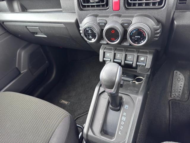 ジムニー ＸＣ　ワンオーナー　外ナビ　フルセグ　バックカメラ　ＬＥＤヘッドライト　ブレーキサポート　前席シートヒーター　ＥＴＣ　ドラレコ　ＤＶＤ　ＢＴオーディオ対応　クルコン　スマートキーＸ２　保証書　取説　記録簿（12枚目）