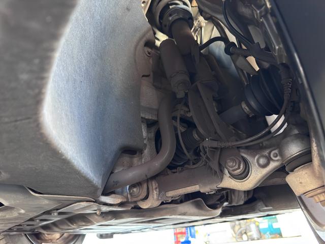 GT 4ドアクーペ 43 4マチック+ エクスクルーシブPKG サンルーフ 純正ナビ フルセグ パノラマカメラ スマートキーX2 ブルメスター ETC2.0 HUD レーダーセーフティ ベンチレーターシート LEDヘッドライト 保 取説(33枚目)