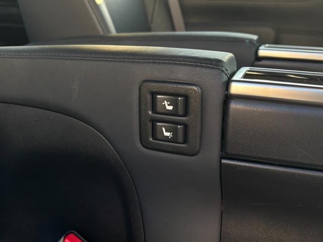 アルファード ２．５Ｓ　Ｃパッケージ　法人１オーナー　純正ナビ　フルセグ　フリップダウンモニター　サンルーフ　黒革シート　デジタルインナーミラー　ＤＶＤデッキ　前後ドラレコ　ＥＴＣ２．０　スマートキーＸ２　ベンチレーションシート　Ｂカメラ（33枚目）