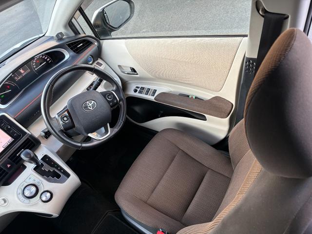 シエンタ ハイブリッドＧ　純正ナビ　フルセグ　Ｂｌｕｅｔｏｏｔｈ対応　バックカメラ　両側パワスラ　コーナーセンサー　ＬＥＤヘッド　ＥＴＣ　スマートキーＸ２　保証書　取説　記録簿（8枚目）