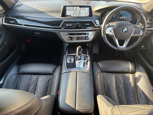 7シリーズ 750i Mスポーツ メーカーナビ フルセグ サンルーフ 黒革シート ハーマンカードン LED パノラマカメラ 外21AW ブレーキサポート パワートランク コーナーセンサー ディーラー整備記録簿 保証書 取説 スペアキー(7枚目)