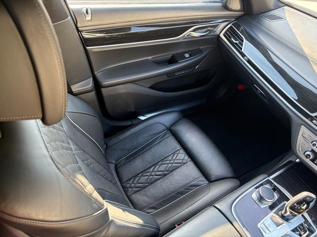 7シリーズ 750i Mスポーツ メーカーナビ フルセグ サンルーフ 黒革シート ハーマンカードン LED パノラマカメラ 外21AW ブレーキサポート パワートランク コーナーセンサー ディーラー整備記録簿 保証書 取説 スペアキー(9枚目)