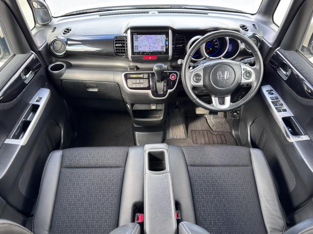 Ｎ－ＢＯＸカスタム Ｇ・ターボＬパッケージ　純正ナビ　フルセグ　両側パワースライドドア　ハーフレザーシート　プッシュスタート　バックカメラ　ブレーキサポート　ＤＶＤ再生　ＢＴオーディオ対応　ＨＩＤヘッドライト　前後ドラレコ　シートバックテーブル（7枚目）