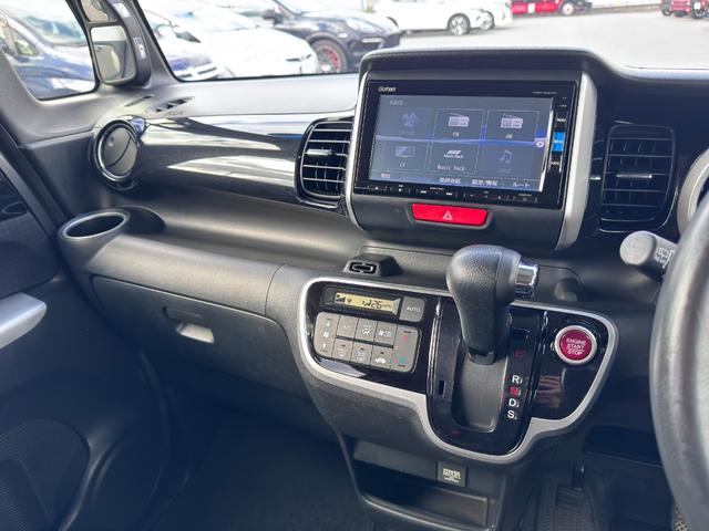 Ｎ－ＢＯＸカスタム Ｇ・ターボＬパッケージ　純正ナビ　フルセグ　両側パワースライドドア　ハーフレザーシート　プッシュスタート　バックカメラ　ブレーキサポート　ＤＶＤ再生　ＢＴオーディオ対応　ＨＩＤヘッドライト　前後ドラレコ　シートバックテーブル（12枚目）
