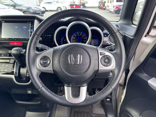 Ｎ－ＢＯＸカスタム Ｇ・ターボＬパッケージ　純正ナビ　フルセグ　両側パワースライドドア　ハーフレザーシート　プッシュスタート　バックカメラ　ブレーキサポート　ＤＶＤ再生　ＢＴオーディオ対応　ＨＩＤヘッドライト　前後ドラレコ　シートバックテーブル（15枚目）