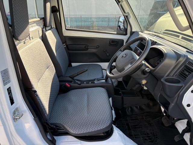 NT100クリッパートラック DX セーフティパッケージ エアコン パワステ エアバック ブレーキサポート ABS 荷台ゴムマット スペアタイヤ 保証書 取説 記録簿(7枚目)