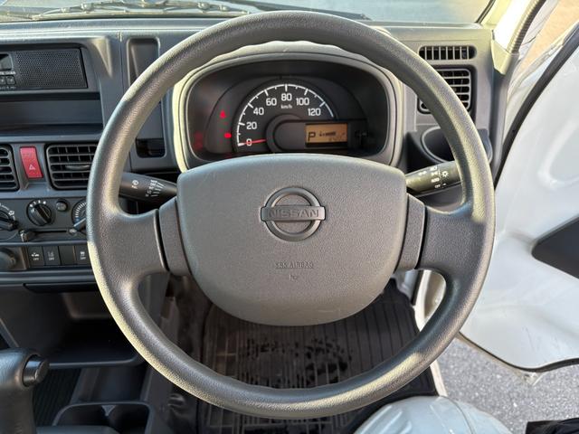 NT100クリッパートラック DX セーフティパッケージ エアコン パワステ エアバック ブレーキサポート ABS 荷台ゴムマット スペアタイヤ 保証書 取説 記録簿(10枚目)