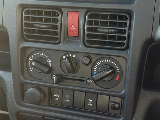 NT100クリッパートラック DX セーフティパッケージ エアコン パワステ エアバック ブレーキサポート ABS 荷台ゴムマット スペアタイヤ 保証書 取説 記録簿(13枚目)