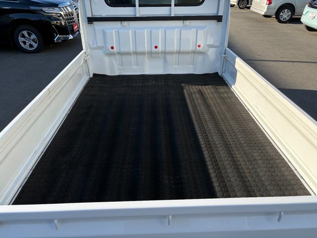 NT100クリッパートラック DX セーフティパッケージ エアコン パワステ エアバック ブレーキサポート ABS 荷台ゴムマット スペアタイヤ 保証書 取説 記録簿(16枚目)