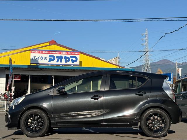 アクア S 純正ナビ TV スマートキーX2 黒革調シートカバー 外エンジンスターター 外LEDヘッドライト 外16AW ETC ドラレコ 電動フェンダーポール LEDルームランプ DVD再生 BTオーディオ対応(4枚目)