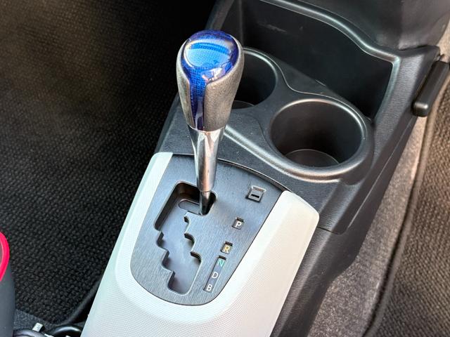 アクア S 純正ナビ TV スマートキーX2 黒革調シートカバー 外エンジンスターター 外LEDヘッドライト 外16AW ETC ドラレコ 電動フェンダーポール LEDルームランプ DVD再生 BTオーディオ対応(21枚目)