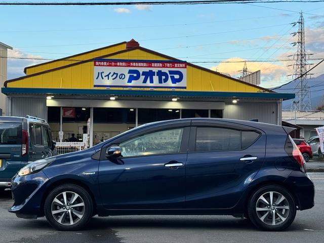 アクア Sスタイルブラック スマートキーX2 セーフティセンス ポータブルナビ TV 純正15AW LEDヘッドライト フォグ ETC AHB 純正オーディオ 保証書 取説 スペアキー(4枚目)