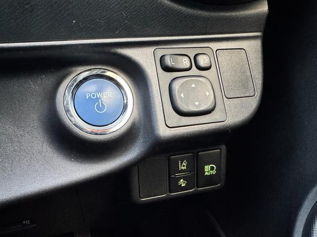 アクア Sスタイルブラック スマートキーX2 セーフティセンス ポータブルナビ TV 純正15AW LEDヘッドライト フォグ ETC AHB 純正オーディオ 保証書 取説 スペアキー(13枚目)