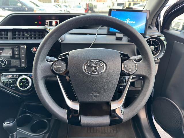 アクア Sスタイルブラック スマートキーX2 セーフティセンス ポータブルナビ TV 純正15AW LEDヘッドライト フォグ ETC AHB 純正オーディオ 保証書 取説 スペアキー(15枚目)