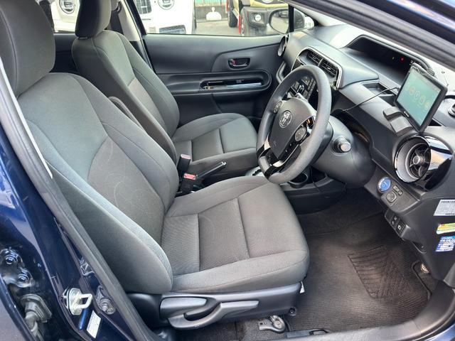 アクア Sスタイルブラック スマートキーX2 セーフティセンス ポータブルナビ TV 純正15AW LEDヘッドライト フォグ ETC AHB 純正オーディオ 保証書 取説 スペアキー(19枚目)