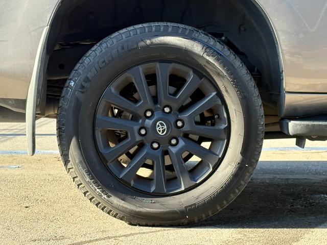 ランドクルーザープラド TX Lパッケージ マットブラックエディション ワンオーナー 純正9型ナビ フルセグ BT対応 DVD再生 セーフティセンス バックカメラ ベージュ革シート シートベンチレーション サンルーフ ルーフレール 純正18AW ETC スマートキーX2(31枚目)