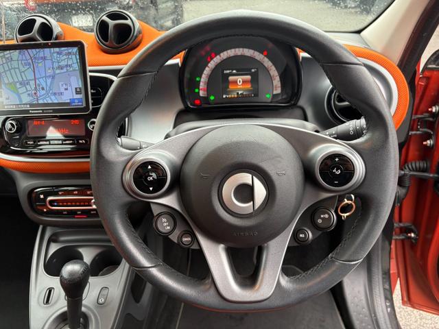 スマートフォーフォー パッション　社外ナビ　ＴＶ　ＢＴ対応　バックカメラ　ブレーキサポート　コーナーセンサー　アイドリングストップ　シートヒーター　コーナーセンサー　クルコン　ＥＴＣ　キーレス　保証書　取説　記録簿（14枚目）