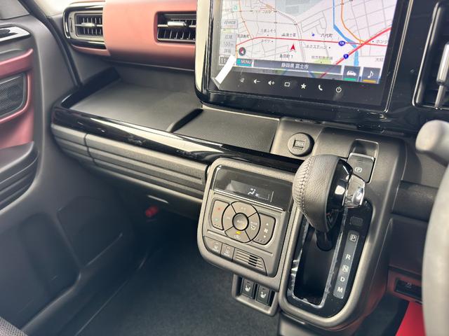 スペーシアカスタム ハイブリッドＸＳターボ　法人１オーナー　純正８型ナビ　フルセグ　両側パワースライドドア　アダクティブクルーズ　ヘッドアップディスプレイ　ＤＶＤ再生　ＢＴオーディオ対応　ハーフレザーシート　パノラマカメラ　ＬＥＤヘッド　フォグ（12枚目）