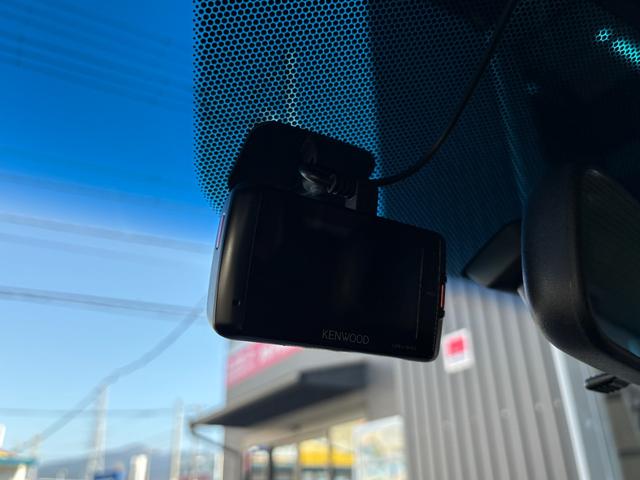 フィット １３Ｇ・Ｆパッケージ　無限エアロ　ＨＫＳマフラー　無限Ｒスポイラー　無限グリル　外１７ＡＷ　純正ナビ　フルセグ　Ｂカメラ　ＥＴＣ　無限サイドバイザー　無限フロアマット　外レーダー　ドラレコ　外ＬＥＤヘッド　スマートキーＸ２（24枚目）