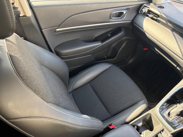 ヴェゼル ｅ：ＨＥＶ　Ｚ　ワンオーナー　メーカーナビ　フルセグ　ＢＴ対応　バックカメラ　ブレーキサポート　パワーバックドア　シートヒーター　ドラレコ　ＬＥＤヘッド　フォグ　ハーフレザー　ＥＴＣ２．０　スマートキー　保証書（9枚目）