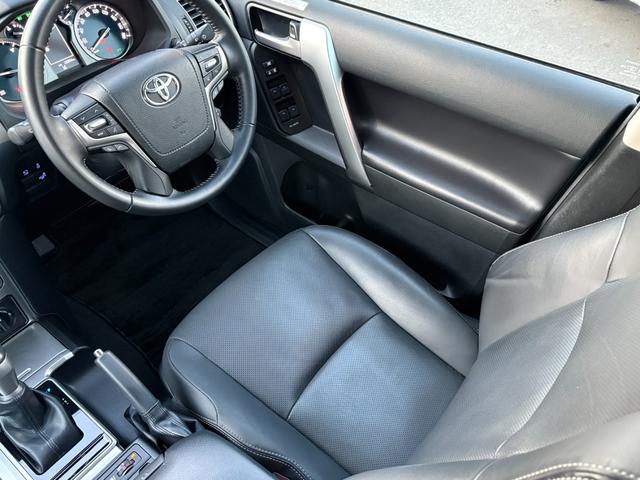 ランドクルーザープラド ＴＸ　Ｌパッケージ　マットブラックエディション　１オーナー　メーカーナビ　サンルーフ　パノラマカメラ　セーフティセンス　黒革シート　パワーシート　ルーフレール　シートヒーター　ドラレコ　ＥＴＣ２．０　スマートキーＸ２　ＢＴ対応　保証書　取説　記録簿（10枚目）