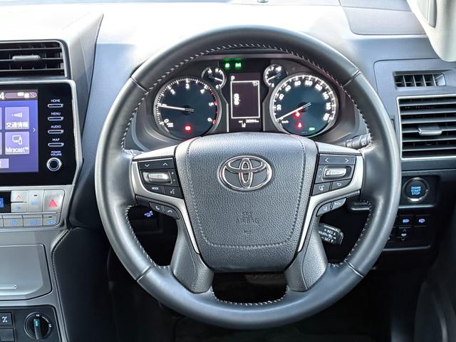 ランドクルーザープラド ＴＸ　Ｌパッケージ　マットブラックエディション　１オーナー　メーカーナビ　サンルーフ　パノラマカメラ　セーフティセンス　黒革シート　パワーシート　ルーフレール　シートヒーター　ドラレコ　ＥＴＣ２．０　スマートキーＸ２　ＢＴ対応　保証書　取説　記録簿（17枚目）