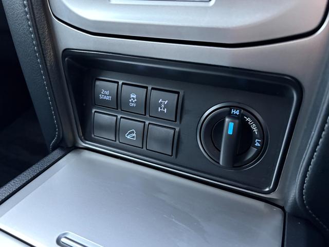 ランドクルーザープラド ＴＸ　Ｌパッケージ　マットブラックエディション　１オーナー　メーカーナビ　サンルーフ　パノラマカメラ　セーフティセンス　黒革シート　パワーシート　ルーフレール　シートヒーター　ドラレコ　ＥＴＣ２．０　スマートキーＸ２　ＢＴ対応　保証書　取説　記録簿（22枚目）