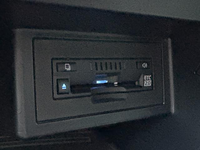 ランドクルーザープラド ＴＸ　Ｌパッケージ　マットブラックエディション　１オーナー　メーカーナビ　サンルーフ　パノラマカメラ　セーフティセンス　黒革シート　パワーシート　ルーフレール　シートヒーター　ドラレコ　ＥＴＣ２．０　スマートキーＸ２　ＢＴ対応　保証書　取説　記録簿（28枚目）