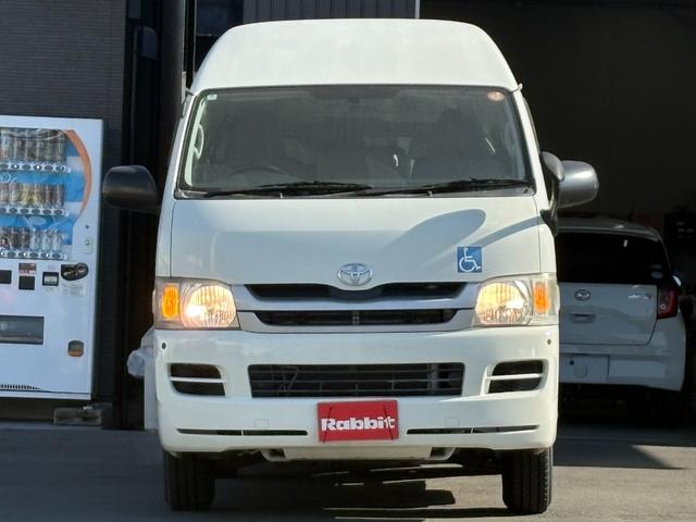 レジアスエースバン ロングＤＸ　ウェルキャブ車車いす仕様車Ｃタイプ　福祉車両リフト　キーレス　純正ナビ　フルセグ　バックカメラ　トヨタセーフティセンス　オートステップ　パワスラ　ＥＴＣ　キーレス（2枚目）