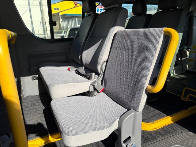 レジアスエースバン ロングＤＸ　ウェルキャブ車車いす仕様車Ｃタイプ　福祉車両リフト　キーレス　純正ナビ　フルセグ　バックカメラ　トヨタセーフティセンス　オートステップ　パワスラ　ＥＴＣ　キーレス（10枚目）