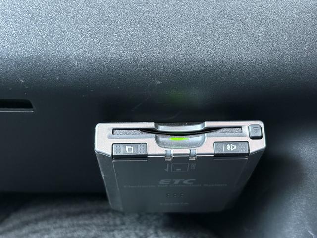 レジアスエースバン ロングＤＸ　ウェルキャブ車車いす仕様車Ｃタイプ　福祉車両リフト　キーレス　純正ナビ　フルセグ　バックカメラ　トヨタセーフティセンス　オートステップ　パワスラ　ＥＴＣ　キーレス（24枚目）