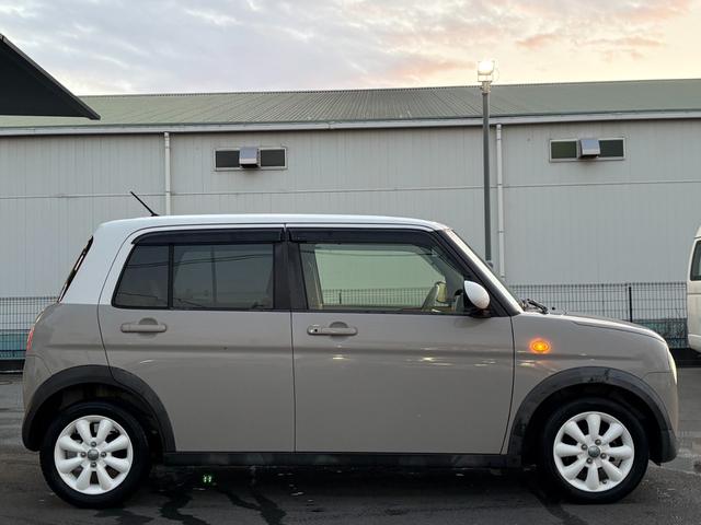 アルトラパン Ｓ　純正ナビ　フルセグ　ＢＴ対応　ＤＶＤ再生　パノラマカメラ　スズキセーフティ　シートヒーター　ＨＩＤヘッド　社外１４インチＡＷ　ＥＴＣ　スマートキーＸ２　保証書　取説　記録簿（3枚目）