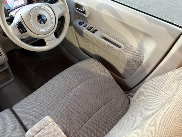 アルトラパン Ｓ　純正ナビ　フルセグ　ＢＴ対応　ＤＶＤ再生　パノラマカメラ　スズキセーフティ　シートヒーター　ＨＩＤヘッド　社外１４インチＡＷ　ＥＴＣ　スマートキーＸ２　保証書　取説　記録簿（8枚目）