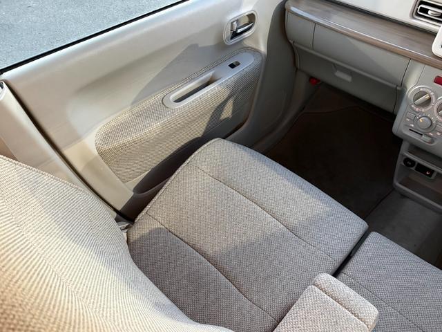 アルトラパン Ｓ　純正ナビ　フルセグ　ＢＴ対応　ＤＶＤ再生　パノラマカメラ　スズキセーフティ　シートヒーター　ＨＩＤヘッド　社外１４インチＡＷ　ＥＴＣ　スマートキーＸ２　保証書　取説　記録簿（9枚目）