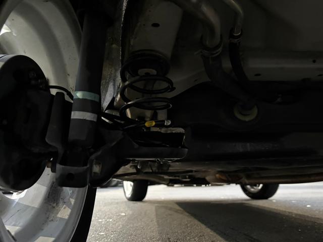 アルトラパン Ｓ　純正ナビ　フルセグ　ＢＴ対応　ＤＶＤ再生　パノラマカメラ　スズキセーフティ　シートヒーター　ＨＩＤヘッド　社外１４インチＡＷ　ＥＴＣ　スマートキーＸ２　保証書　取説　記録簿（29枚目）