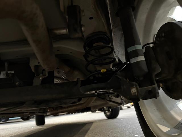 アルトラパン Ｓ　純正ナビ　フルセグ　ＢＴ対応　ＤＶＤ再生　パノラマカメラ　スズキセーフティ　シートヒーター　ＨＩＤヘッド　社外１４インチＡＷ　ＥＴＣ　スマートキーＸ２　保証書　取説　記録簿（30枚目）