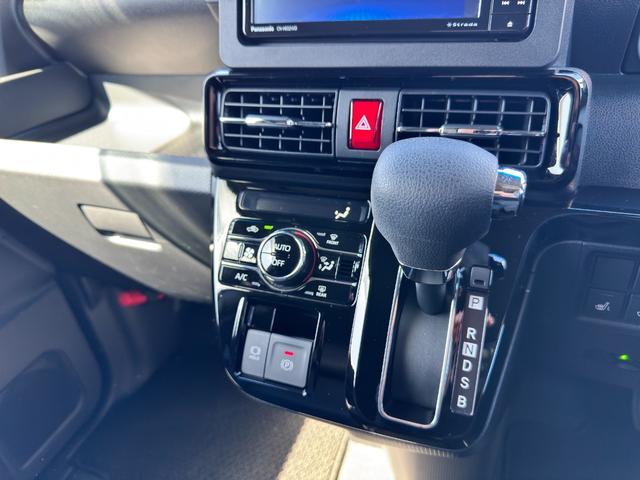 タント カスタムX 外ナビ フルセグ パノラマカメラ 両側パワースライドドア スマートキーX2 ETC LEDヘッドライト フォグ DVD再生 BTオーディオ対応 コーナーセンサー ハーフレザーシート 前席シートヒーター(12枚目)