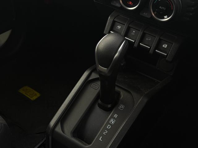 ジムニーシエラ ＪＣ　１オーナー　外ナビ　フルセグ　Ｂカメラ　前後ドラレコ　ＬＥＤヘッドライト　スマートキーＸ２　サイドデカール　アイドリングストップ　ブレーキサポート　ＤＶＤ再生　ＢＴオーディオ対応　純正１５ＡＷ（20枚目）