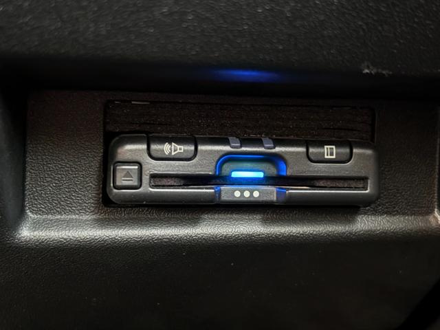 ジムニーシエラ ＪＣ　１オーナー　外ナビ　フルセグ　Ｂカメラ　前後ドラレコ　ＬＥＤヘッドライト　スマートキーＸ２　サイドデカール　アイドリングストップ　ブレーキサポート　ＤＶＤ再生　ＢＴオーディオ対応　純正１５ＡＷ（24枚目）