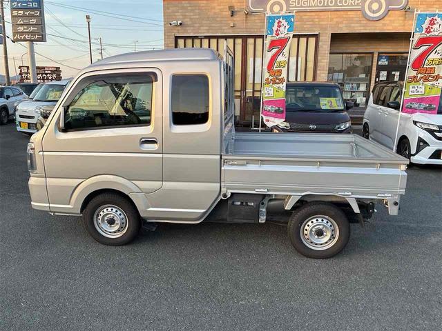 スーパーキャリイ Ｘ　軽トラック　ＡＴ　衝突被害軽減システム　レーンアシスト　ナビ　バックカメラ　アイドリングストップ　オートライト　ＥＳＣ　エアコン　パワーステアリング　パワーウィンドウ　運転席エアバッグ（8枚目）